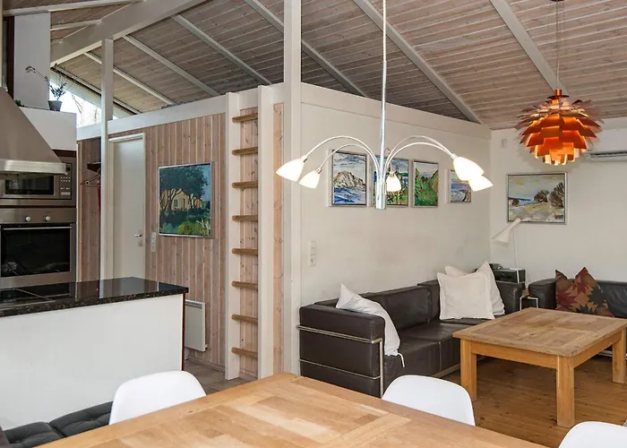 8 Person In * Glesborg